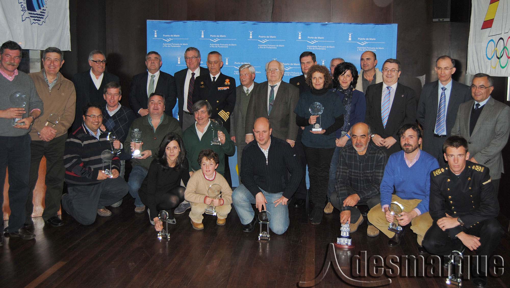 1_Foto_familia_premiados_y_autoridades_copia