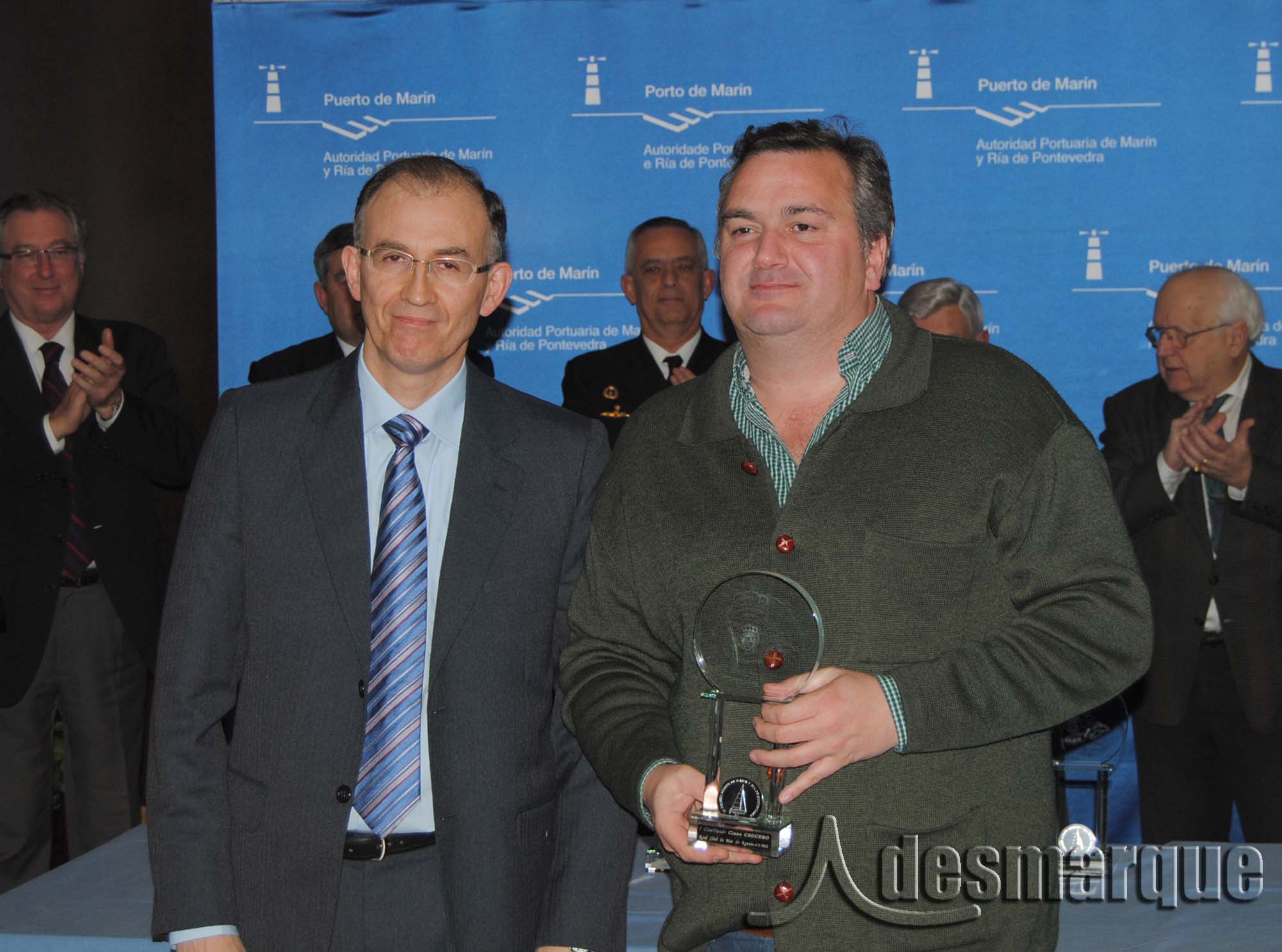 6_Jefe_Dist_Marit_Marn_Carlos_Alonso_entrega_SRRBaixas