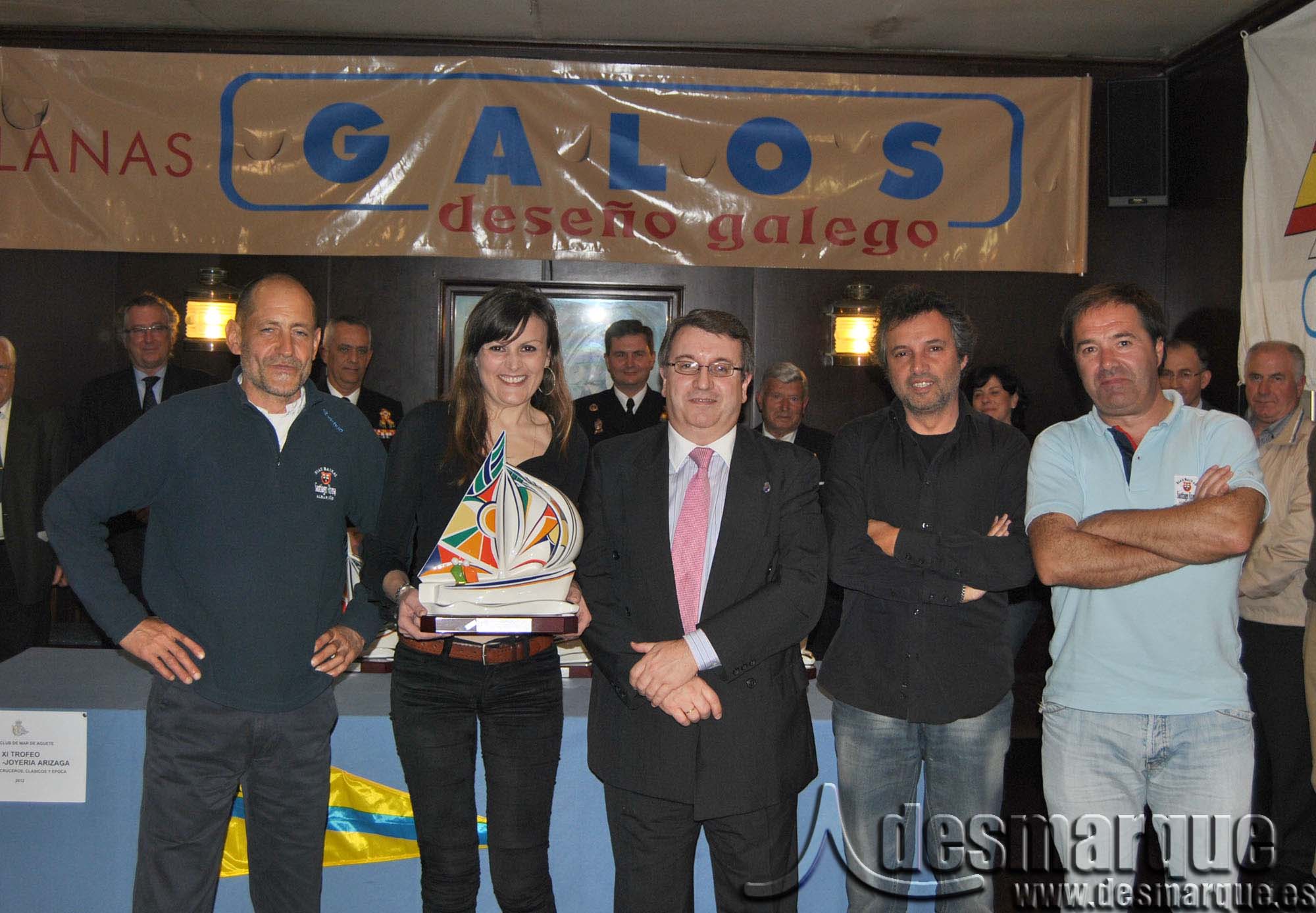 Concelleiro_Marn_Francisco_Estvez_entrega_a_SANTIAGO_ROMA_Medios_copia