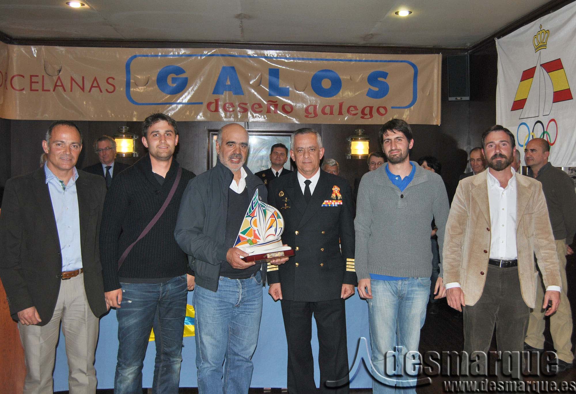 Director_Escuela_Marcial_Gamboa_entrega_JUANCAMARAMedios_copia