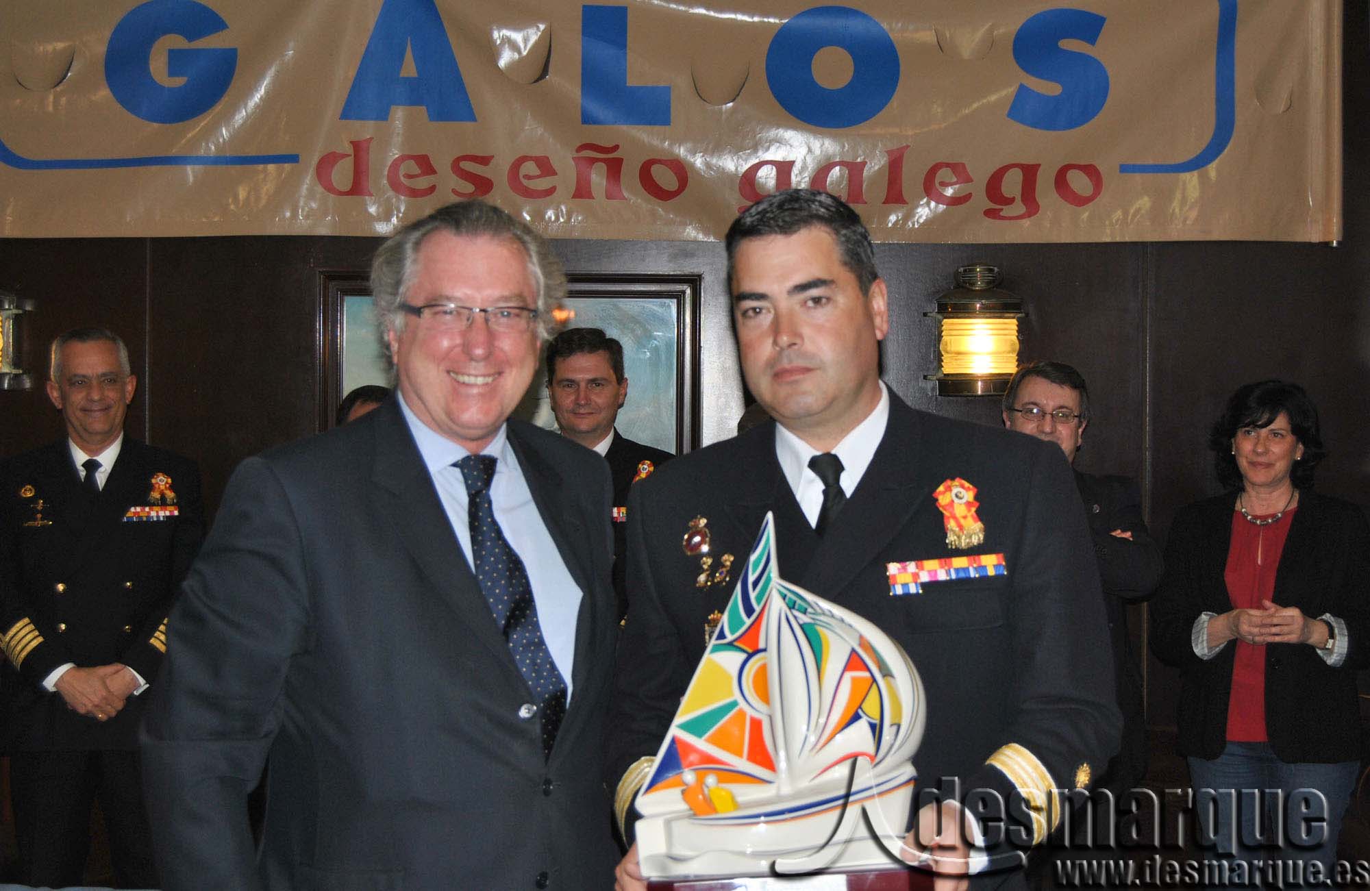 Presidente_Club_Guillermo_Gefaell_entrega_AGUETEMedios_copia