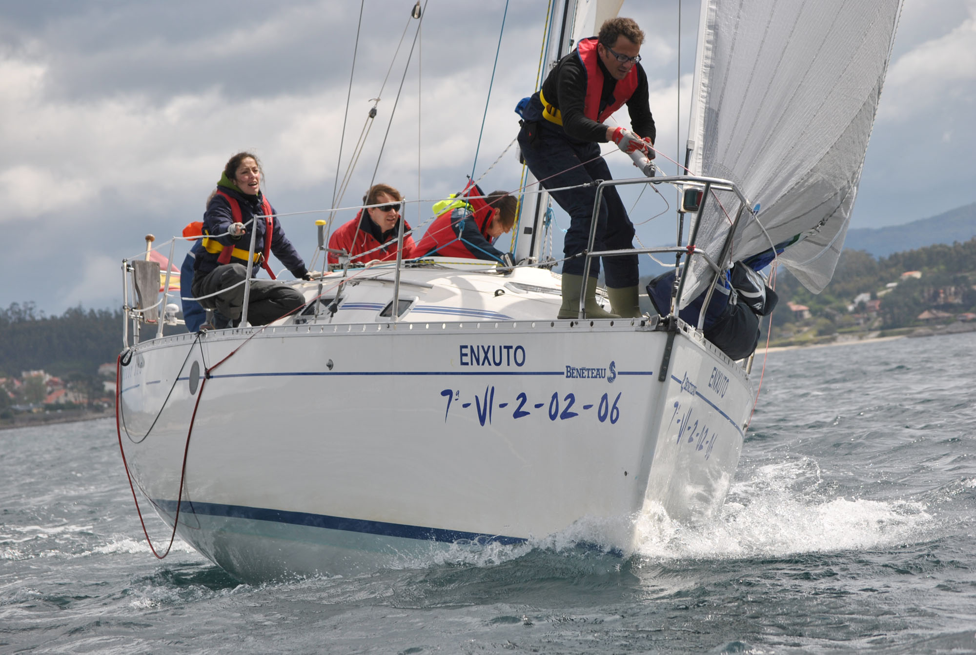 ENXUTO_ganador_en_Crucero_Regata_medios