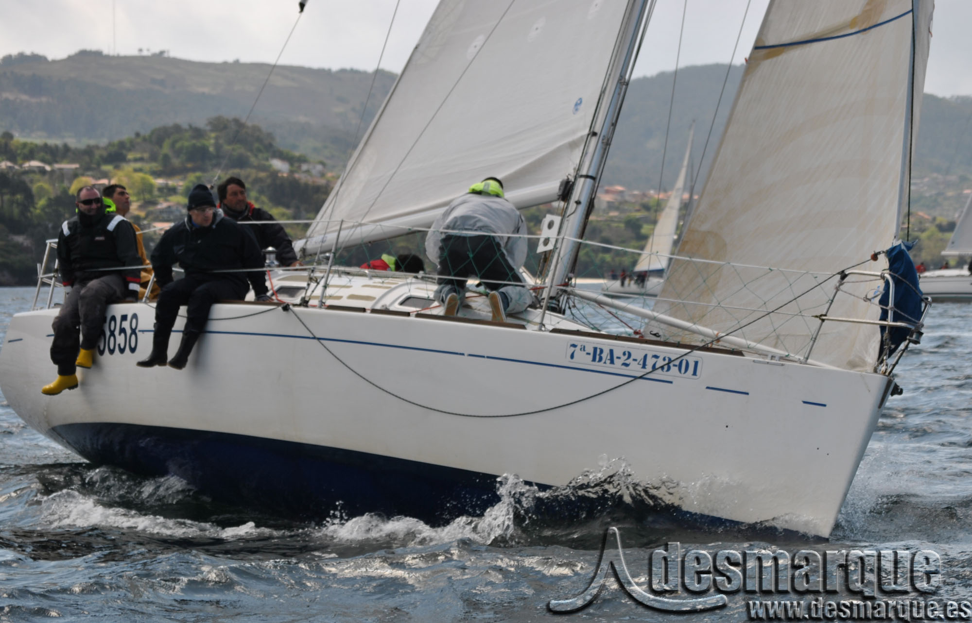 el_arosano_ZIRALLA_PRIMERO_domina_en_Regata_Medios_copia