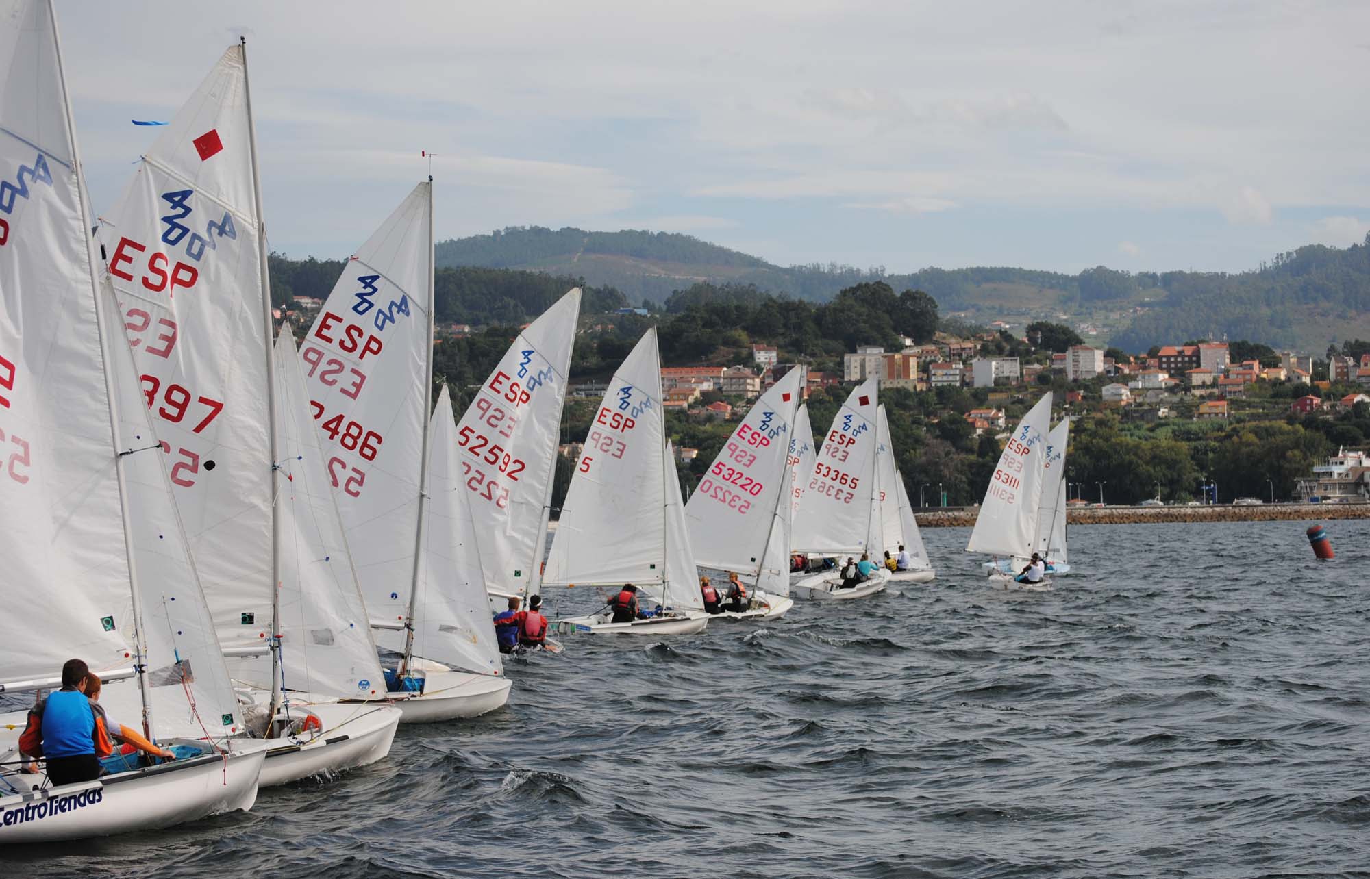 Numerosa_participacin_en_la_regata_medios