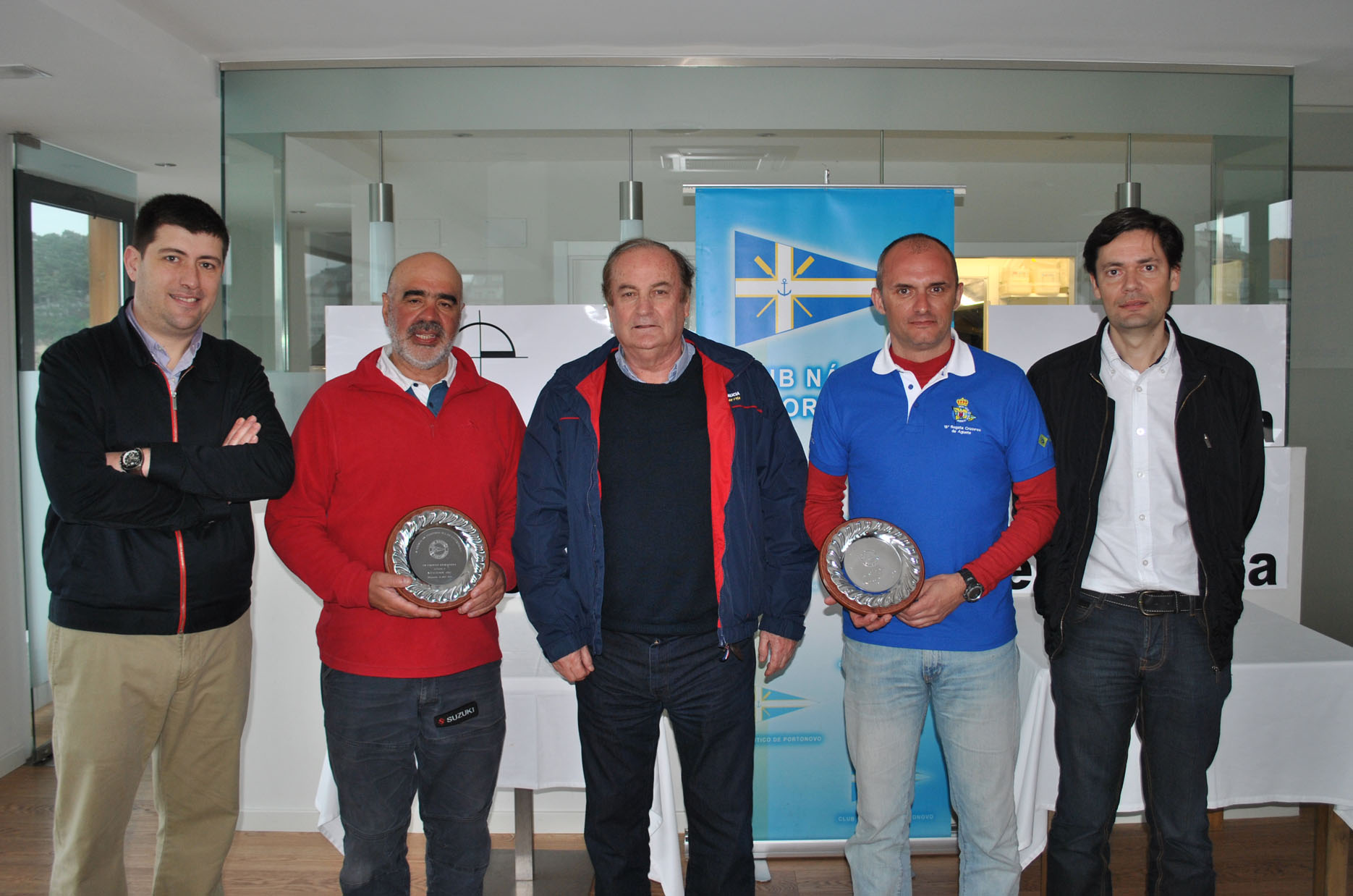 2Presidente_Enmacosa_Jose_M_Rocafort_en_el_centro_con_los_premiados_Medios