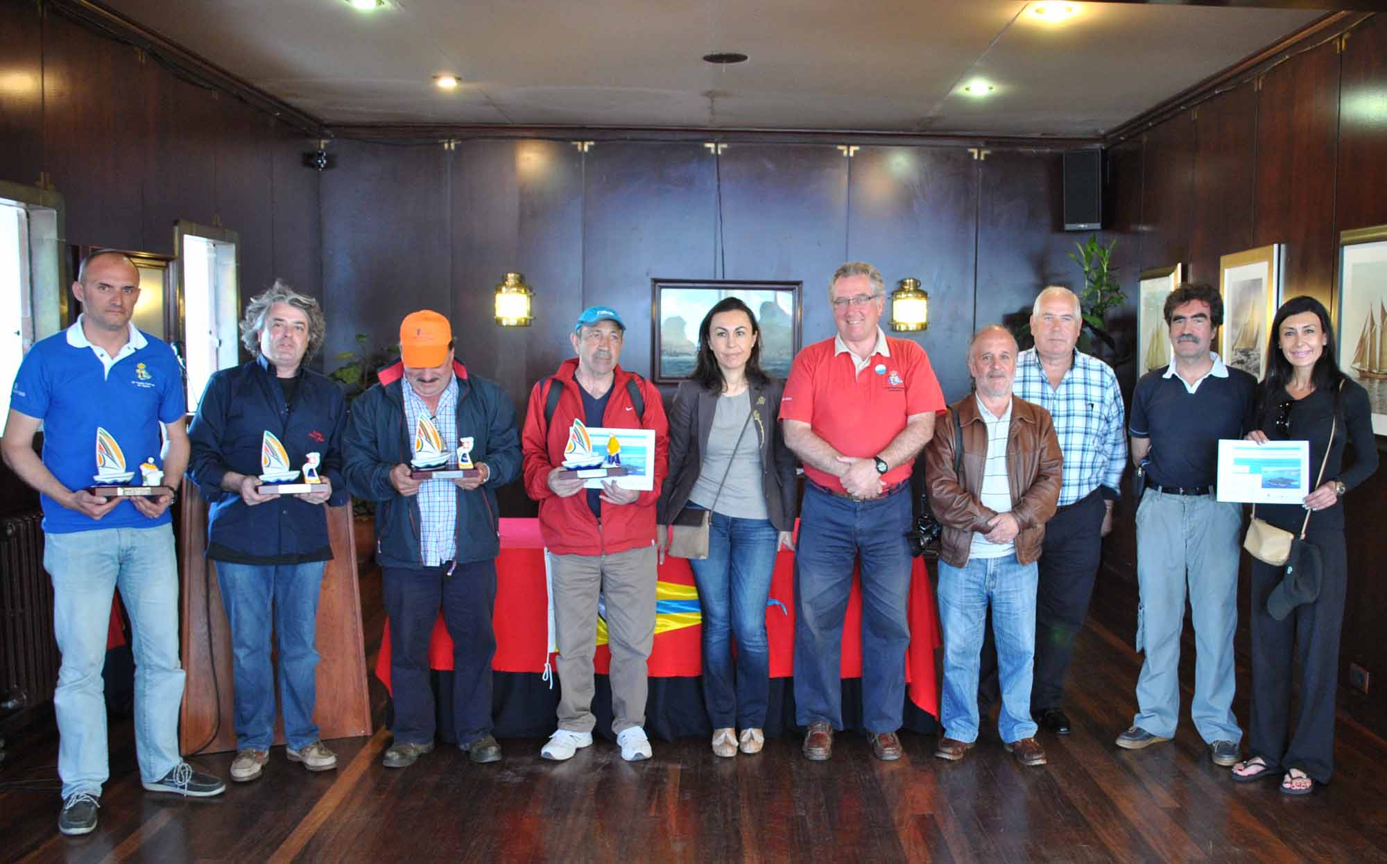 5Alcaldesa_Marn_Mara_Ramallo_con_premiados_y_jurado_medios