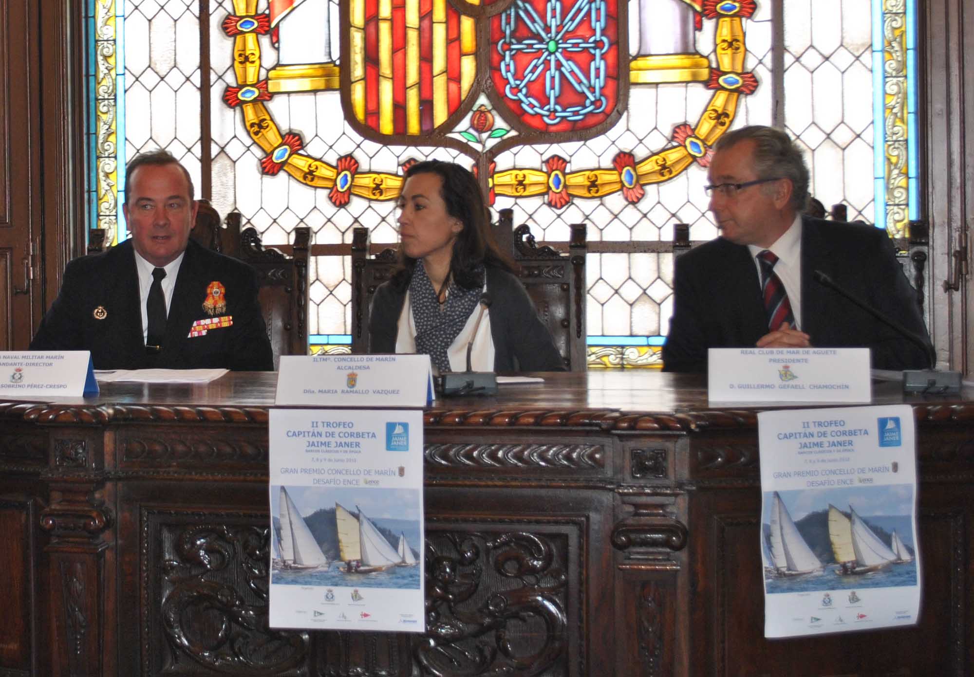 Comandante-Director_Escuela_Naval_discurso_medios