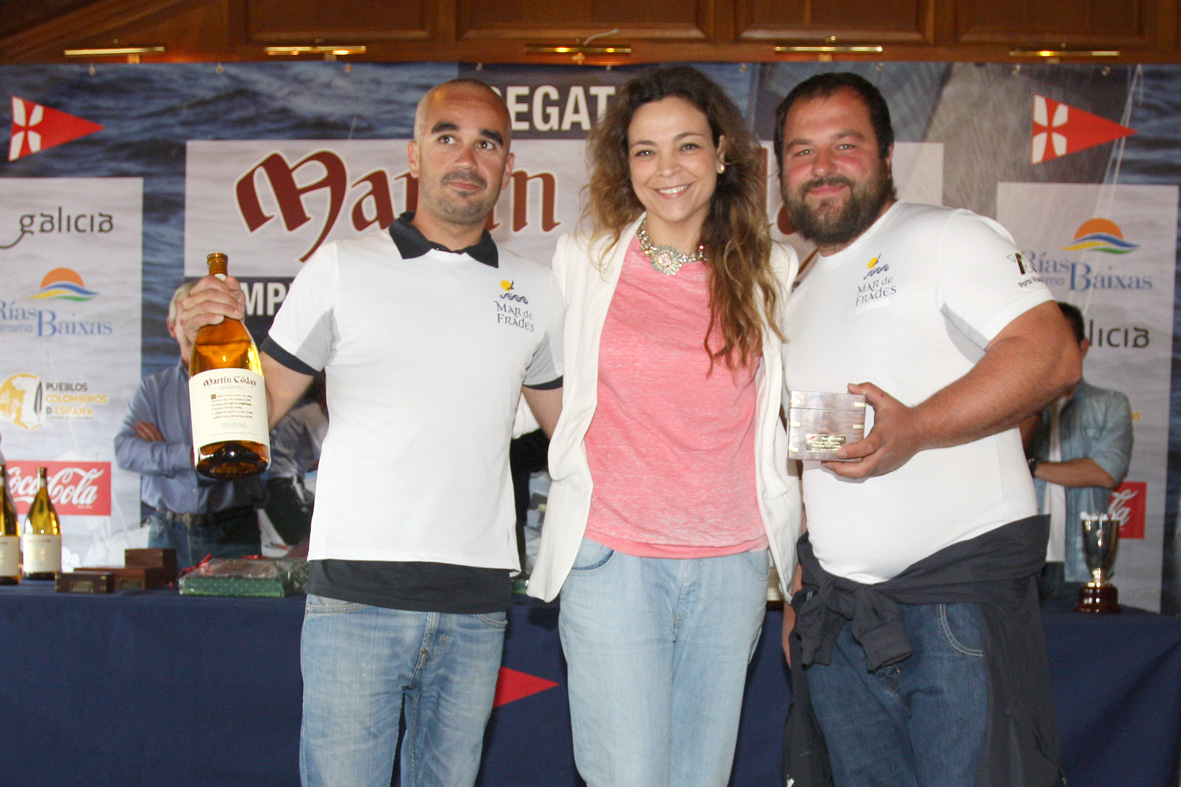 Deben_y_Duran_con_Maria_Garrido_medios