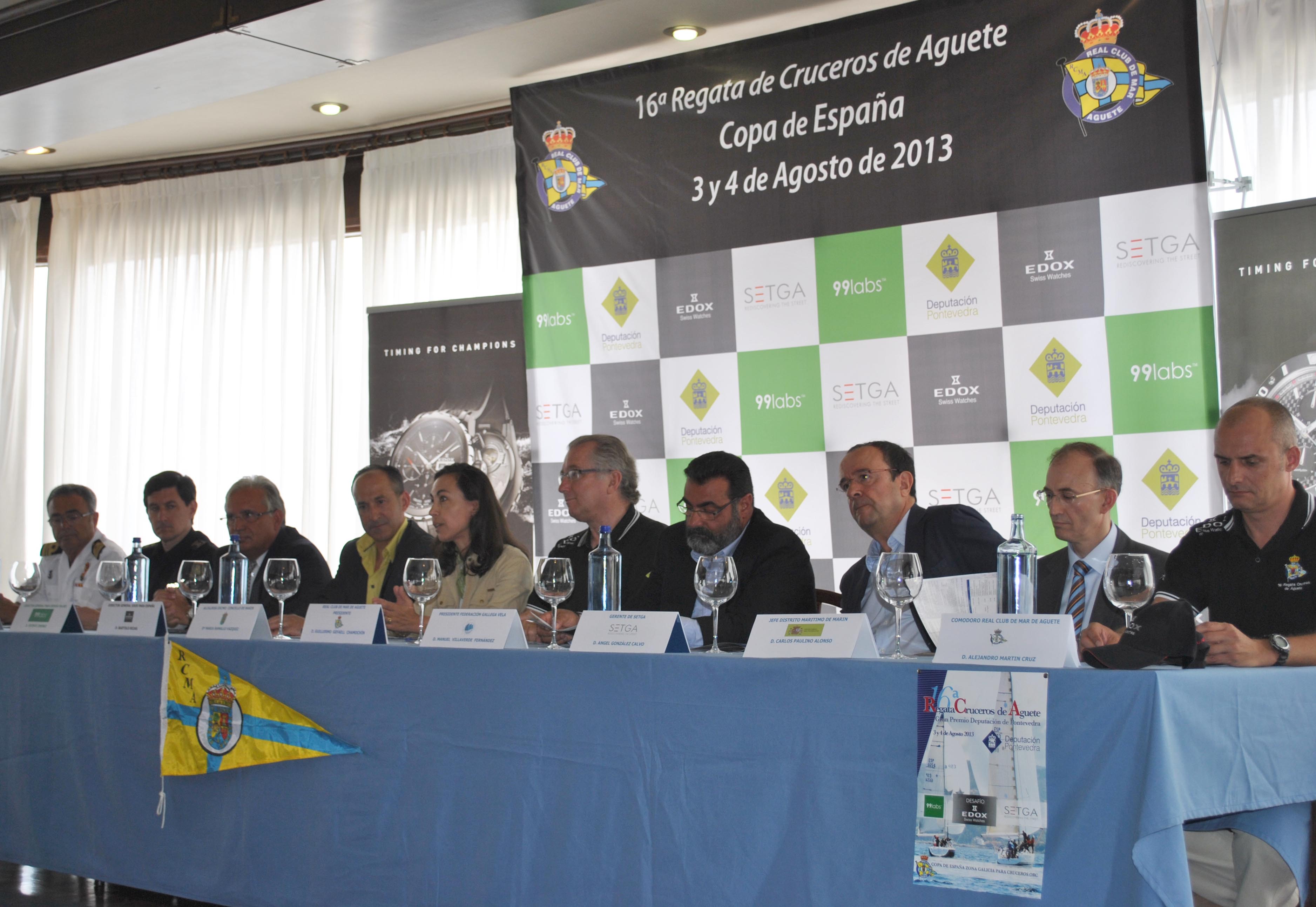 3la_Alcadesa_dirigindose_a_los_presentes_medios