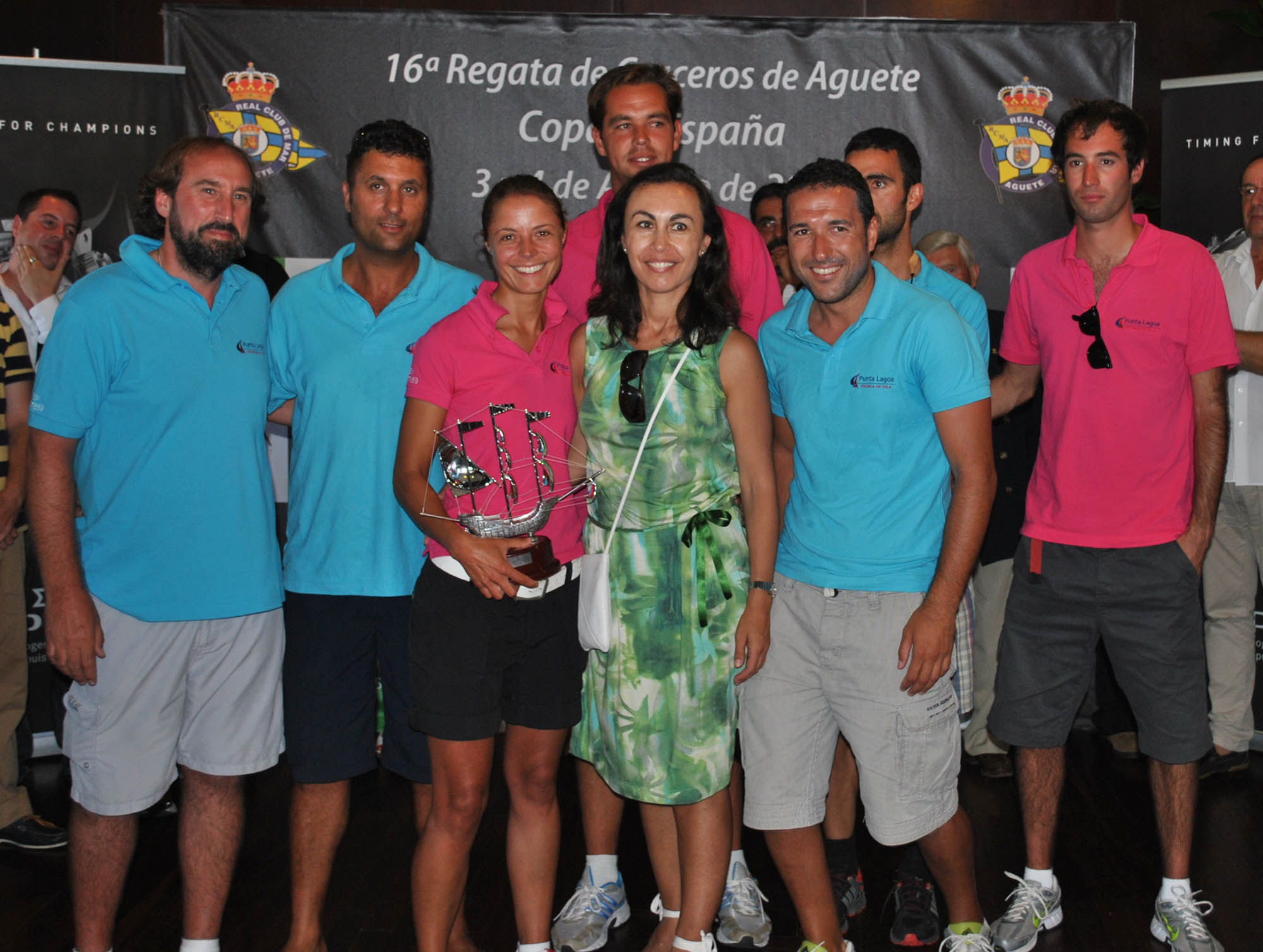 7_Alcaldesa_y_Escuela_Punta_Lagoa_medios