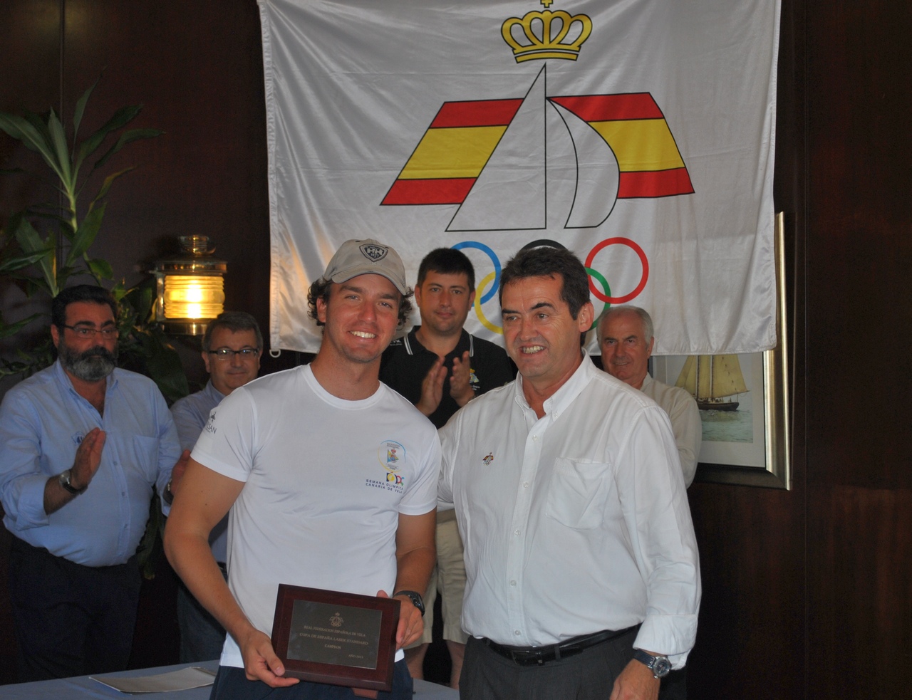 Ganador_Absoluto_Joaquin_Blanco_con_Presidente_Federacin_Espaola_medios