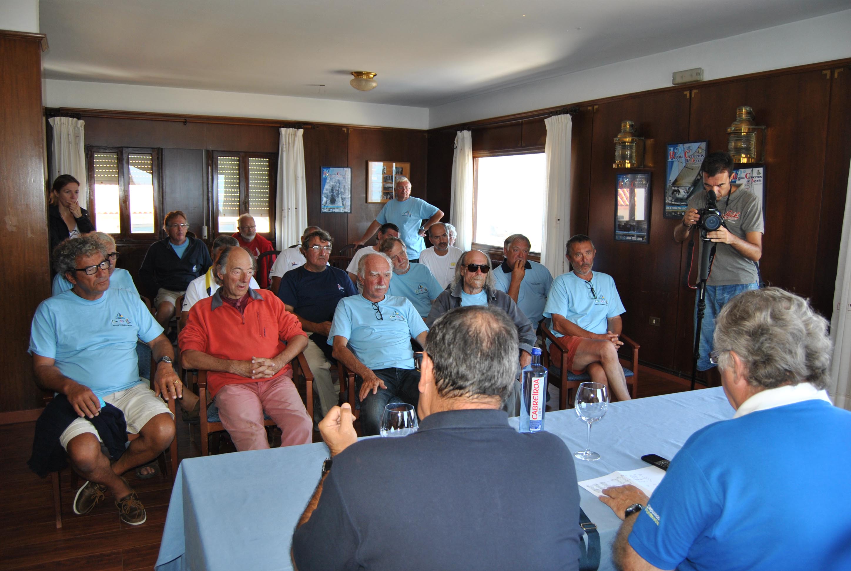 Reunin_con_los_patrones_planificando_la_travesa_medios