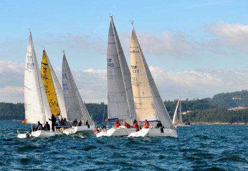 4 Flota ciñendo (medios)