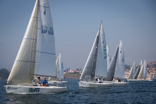 3Los J80 compitiendo en tiempo real - Foto Lalo R. Villar