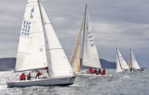 3el-trofeo-banco-sabadell-clase-j80-se-disputara-en-la-bahia-de-baiona-foto-rosana-calvo