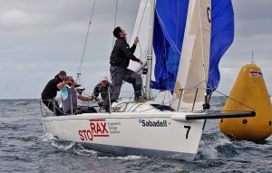 la-tripulacion-portuguesa-del-miudo-esta-a-dos-puntos-del-lider-foto-rosana-calvo