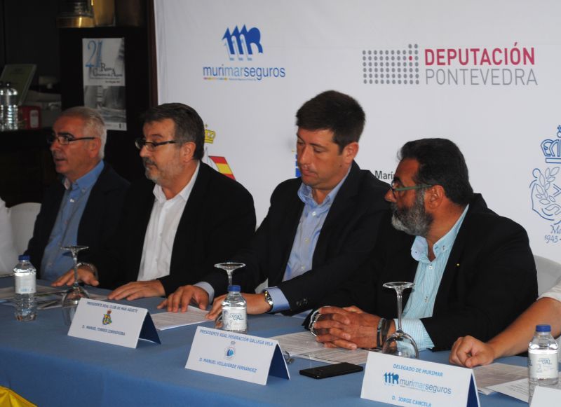 1 Concelleiro de Marin dirigiéndose a los presentes