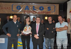 Concelleiro_Marn_Francisco_Estvez_entrega_a_SANTIAGO_ROMA_Medios_copia