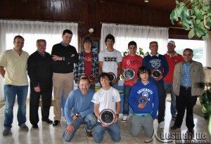 Foto_familia_premiados_y_directivos_medios