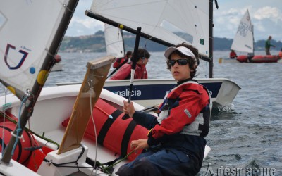 ANDRÉS ÁLVAREZ RATIFICA EN AGUAS DE SU CLUB EN AGUETE SU HEGEMONÍA ESTE AÑO EN LA CLASE OPTIMIST GALLEGA