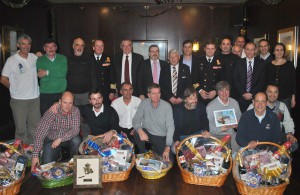4Foto_familia_Premiados_y_Autoridades_medios