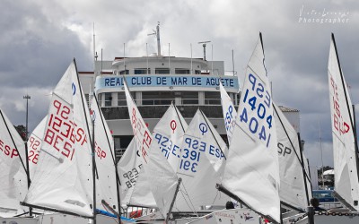 EL VIGUÉS JAIME LUSQUIÑOS VENCEDOR EN AGUETE EN LA REGATA DE OPTIMIST DE GALICIA
