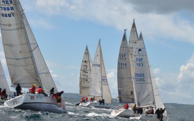 TODO LISTO PARA QUE EL TROFEO ENMACOSA DE CRUCEROS PARTA ESTE SÁBADO DESDE SANXENXO