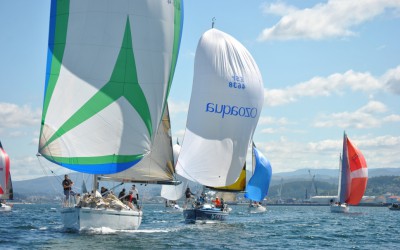 DOMINIO DE LOS BARCOS PONTEVEDRESES SOBRE LOS AROUSANOS EN LA PRIMERA JORNADA DE LA REGATA ALMIRANTE RODRIGUEZ TOUBES