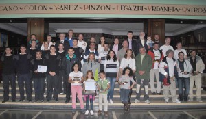 3_Foto_de_familia_ganadores_MEDIOS