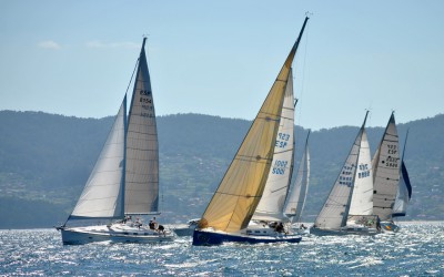 PRIMERA JORNADA DE LA 17ª REGATA HOTEL GALATEA TROFEO CONSERVAS PESCAMAR DE CRUCEROS