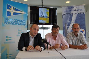 Director_Hotel_Galatea_dirigiendose_a_presentes_Medios