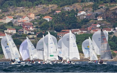 Montefusco a la caza de Araujo en el Mundial de Platu 25 de Portosín