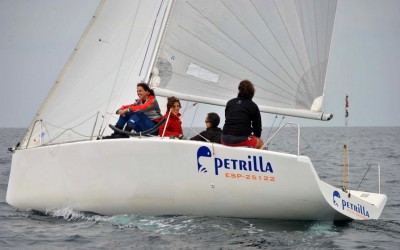 Petrilla Epocketguide, líder en la primera Jornada del Trofeo Otoño de Crucero