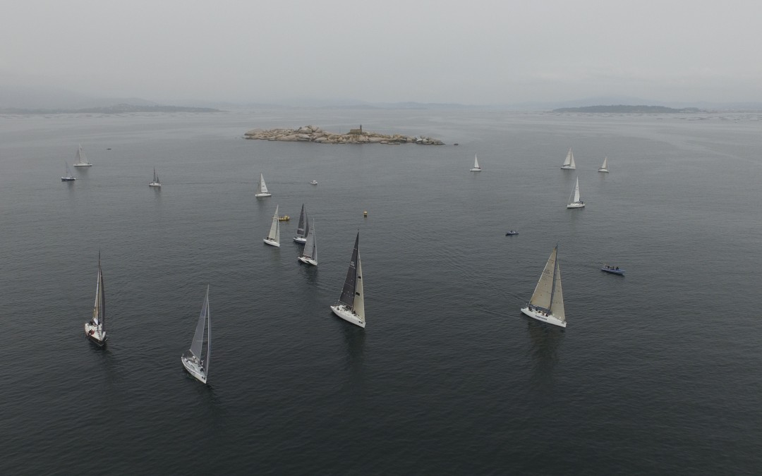 La ausencia de viento provoca la anulación de la etapa para todos los grupos menos ORC 1 y 2 en la 52ª Regata Ribeiro – Rías de Galicia