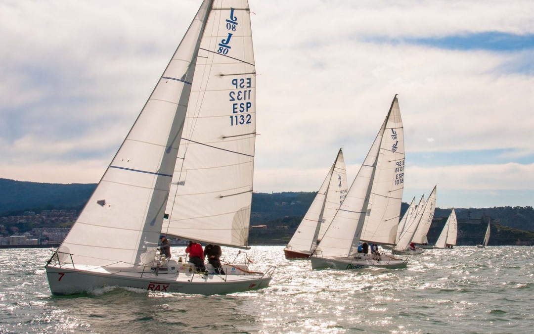 La competición de monotipos organizada por el MRCY Bayona celebra este sábado la cuarta jornada