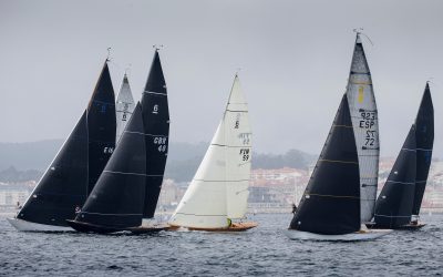 La Regata Rey Juan Carlos I El Corte Inglés Máster despliega velas en Sanxenxo