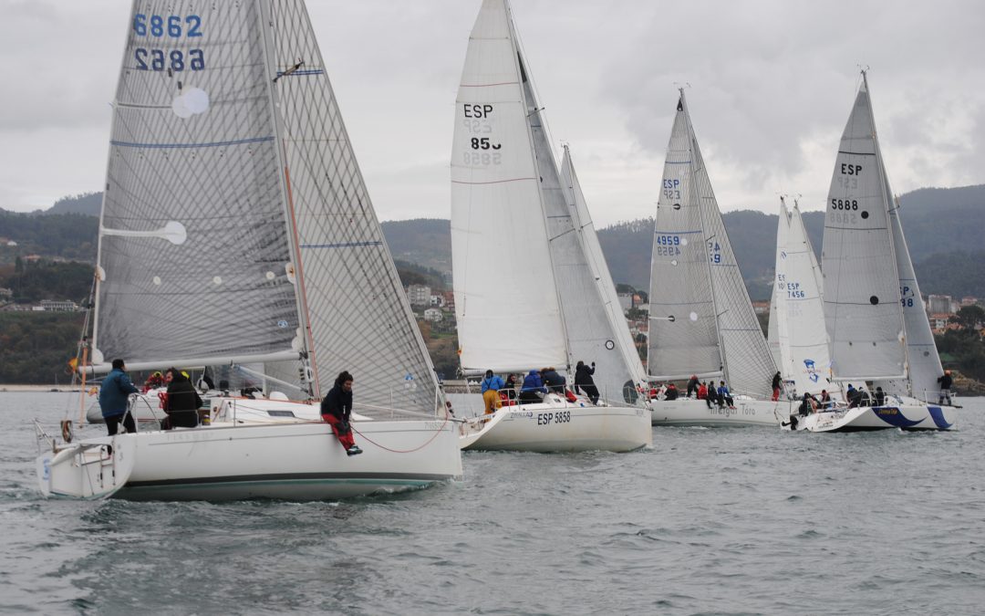 Todo por decidir en la última etapa del Trofeo Navidad de Cruceros, en la Ría de Pontevedra