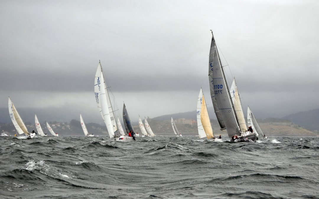 El Okofen de Javier de la Gándara y Diego Fernández, campeón gallego de cruceros A Dos en el  Trofeo MRW de Baiona