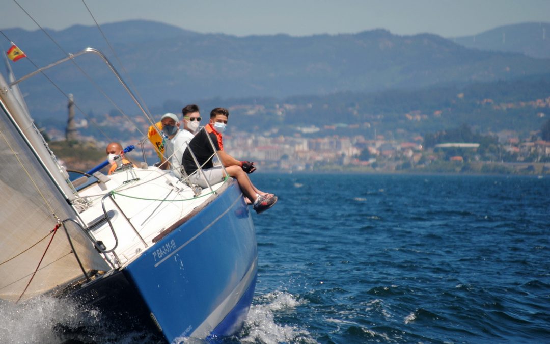 Orión, Travesío y Cassandra se imponen en la Combarro Cruising Sail de cruceros