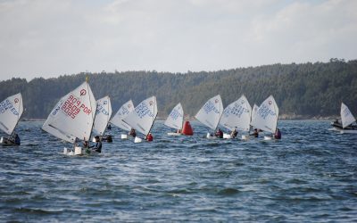 Reparto de oros entre A Coruña y Sanxenxo en la Regata Sostenible Real Club Mar Aguete – Trofeo Concello de Marín para Optimist
