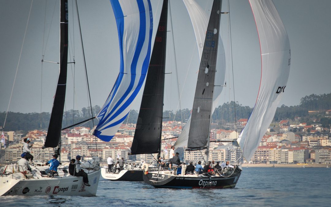 La 7ª Regata Interclubes llegará a su ecuador este sábado con la disputa de la tercera etapa en Sanxenxo