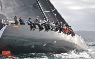 La flota de la 7ª Regata Interclubes se luce en la ría de Pontevedra