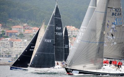 Gran jornada para regatear con vientos medios y mar llana el que tuvieron este sábado en la Ría de Pontevedra