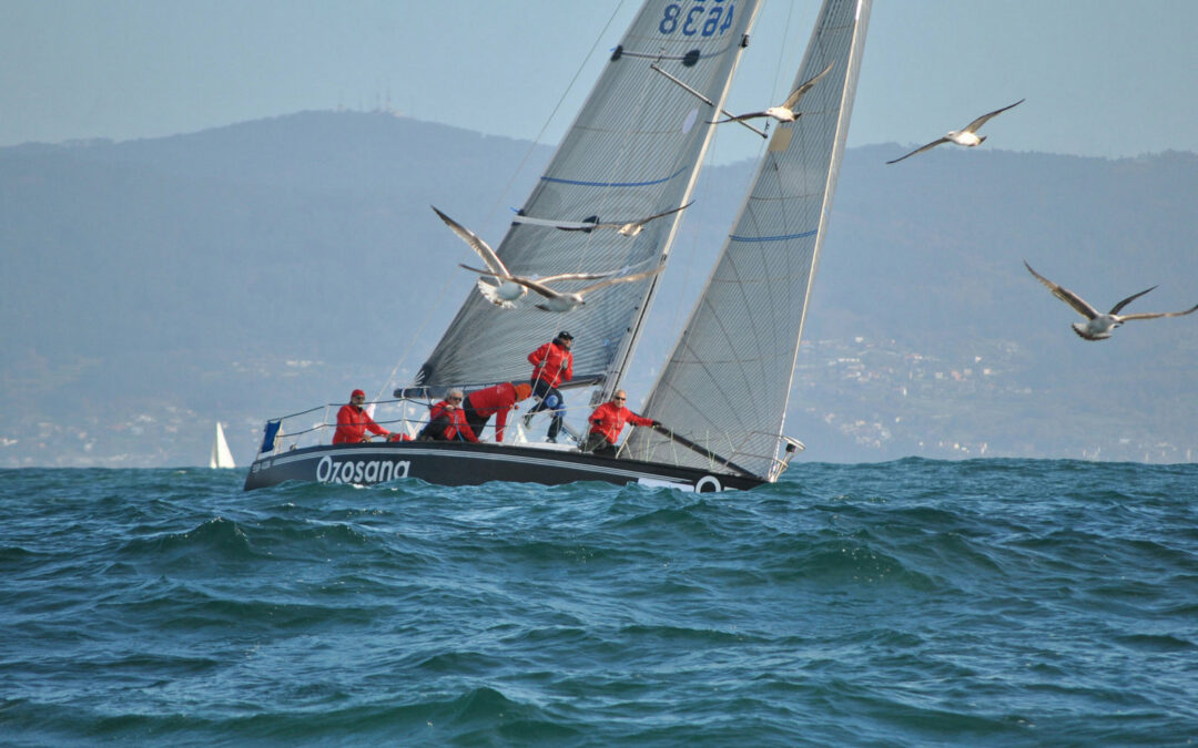 La segunda etapa de la Regata Interclubes Ría de Pontevedra se salda con los primeros cambios en la general