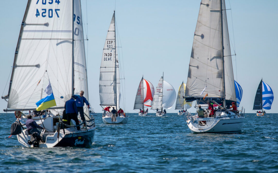 La Regata Interclubes cierra su octava edición con una espectacular jornada final en la ría de Pontevedra