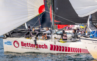 Más de 50 barcos y 300 regatistas llenan la ría de Pontevedra en la primera etapa de la 10ª Regata Interclubes
