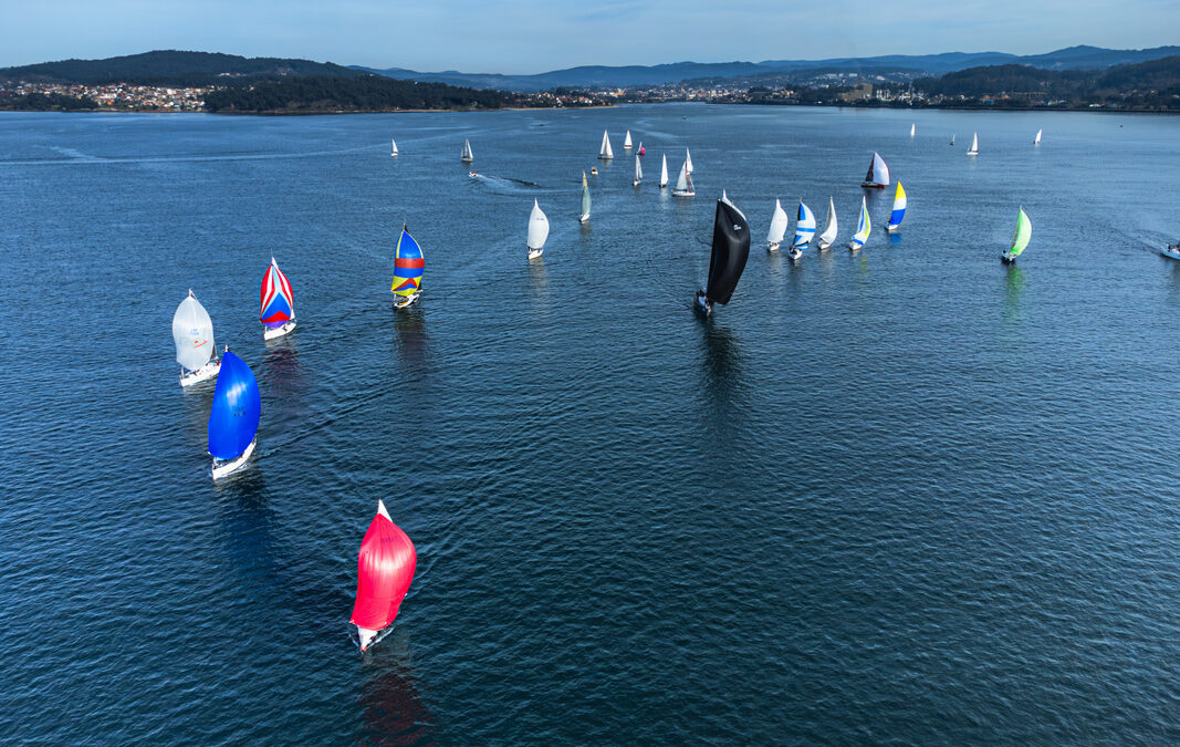 La Regata Interclubes Ría de Pontevedra, galardonada en la Gala de la Vela Gallega