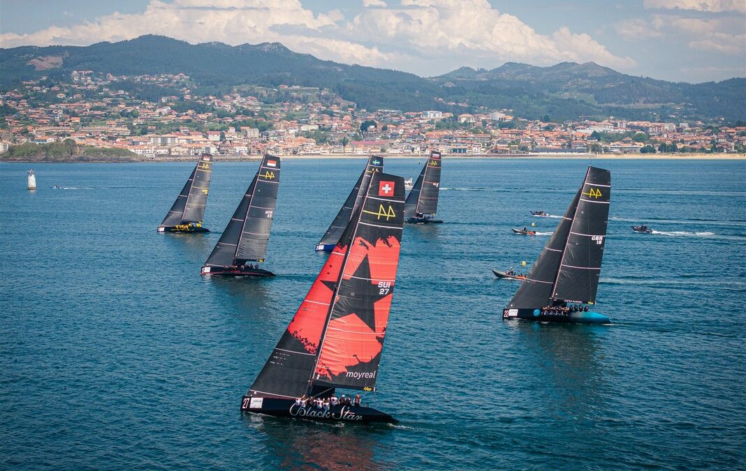 El monegasco Charisma se coloca líder en la bahía de Baiona