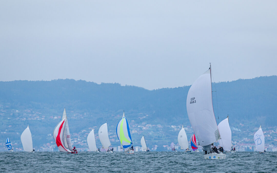 Beluso inaugura la competición en la 12ª Regata Interclubes Ría de Pontevedra