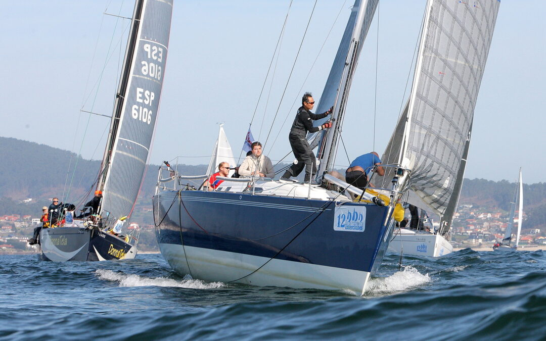 La Regata Interclubes estrena con éxito su 12ª edición en la ría de Pontevedra